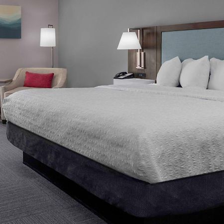 Hampton Inn Кониърс Екстериор снимка