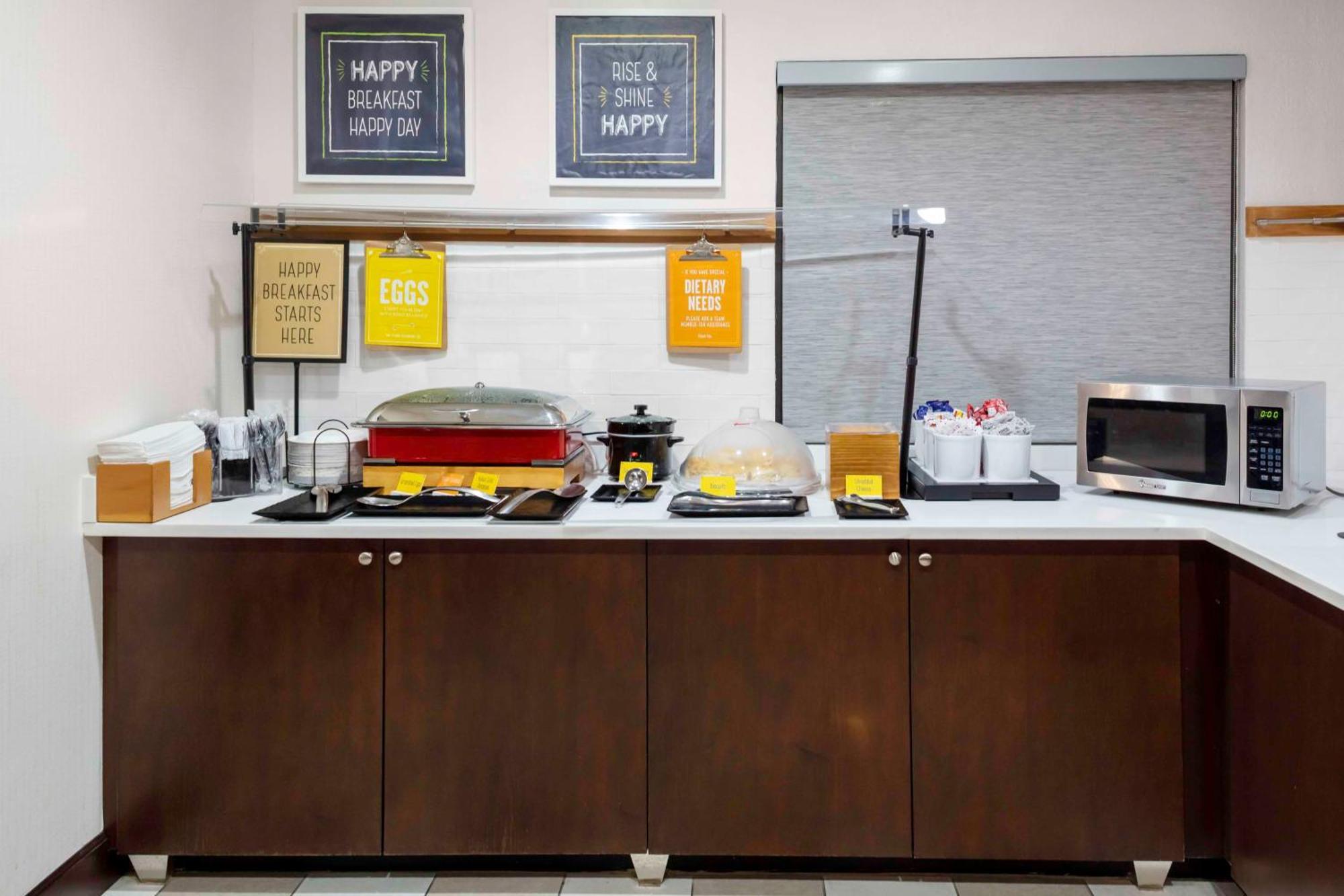 Hampton Inn Кониърс Екстериор снимка