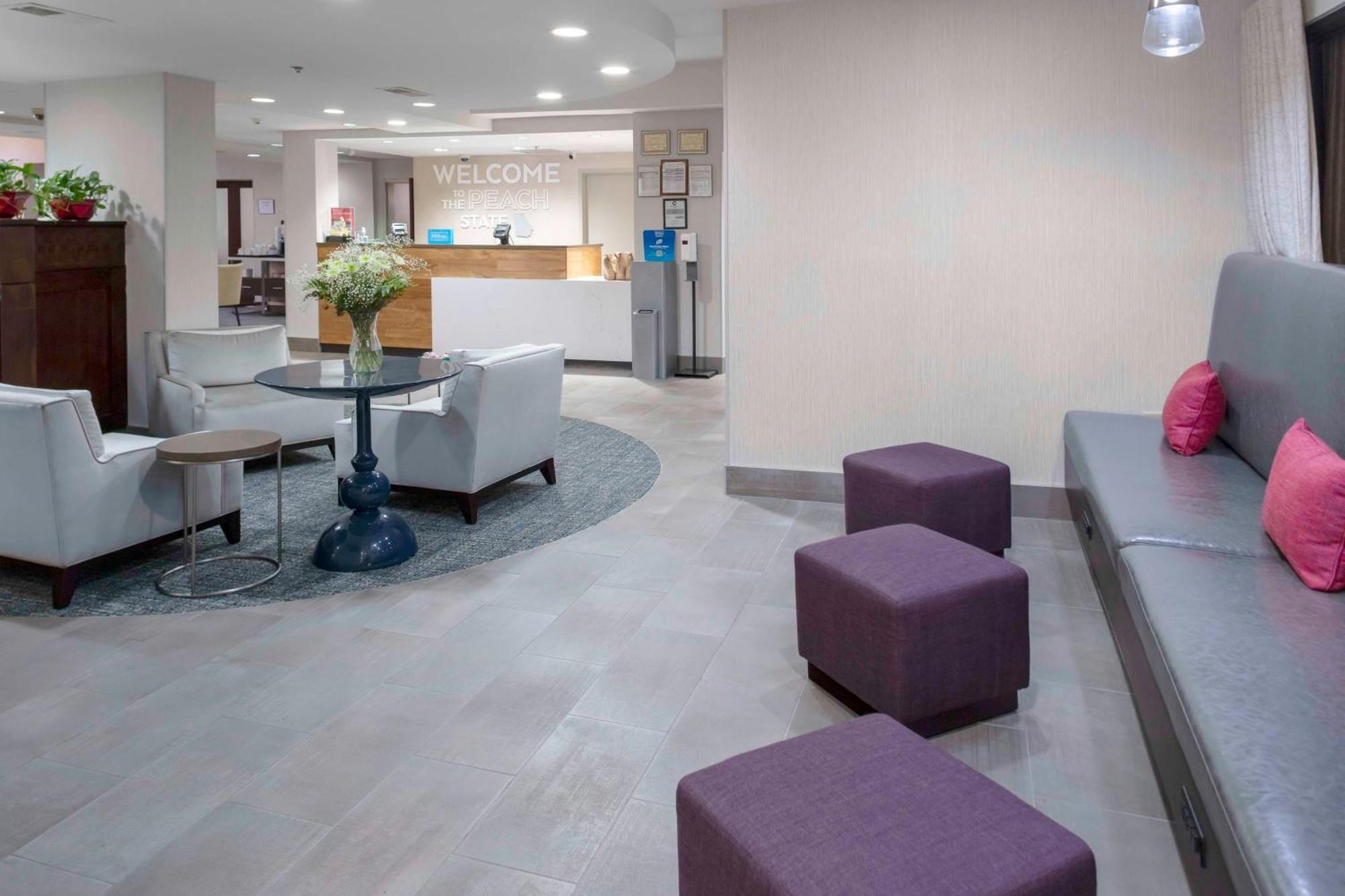 Hampton Inn Кониърс Екстериор снимка
